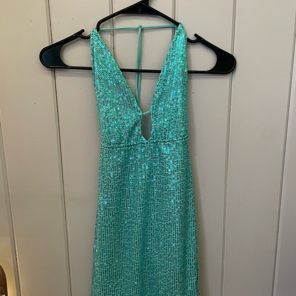 Motel Rocks Bernoki Mini Dress in Drape Sequin Blue (XS) - Picture 3 of 6